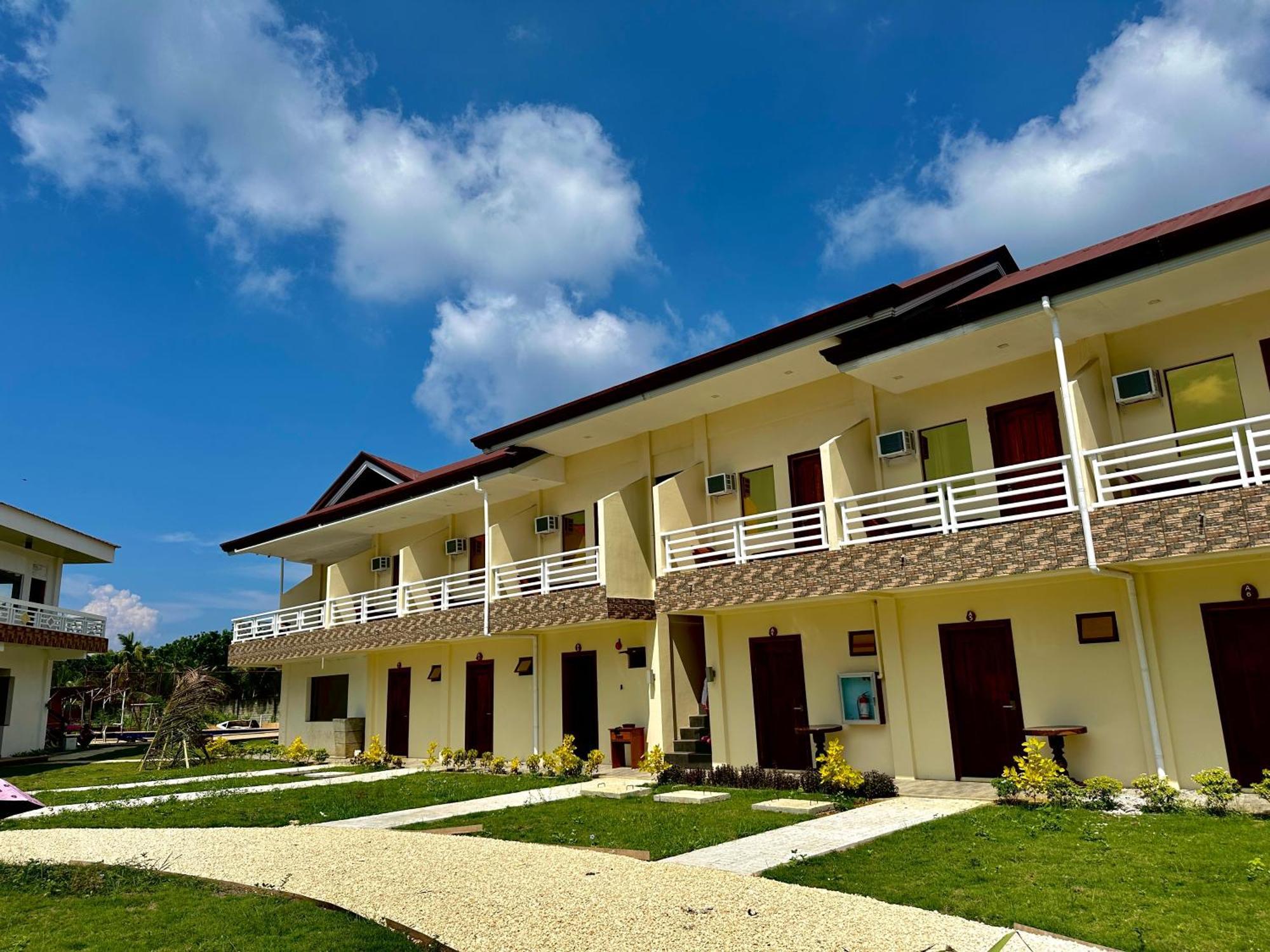 On Board Lifestyle Panglao Resort Екстер'єр фото