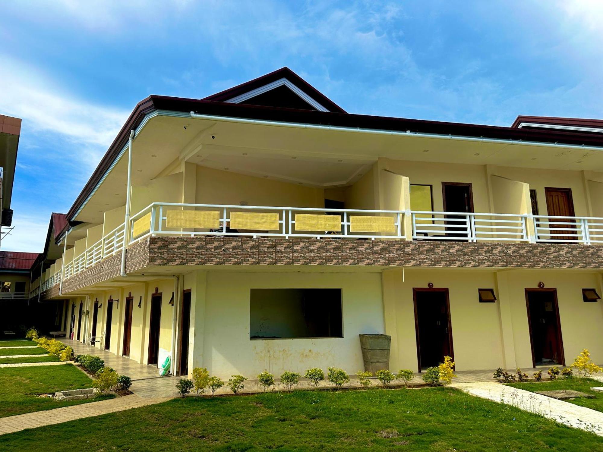On Board Lifestyle Panglao Resort Екстер'єр фото