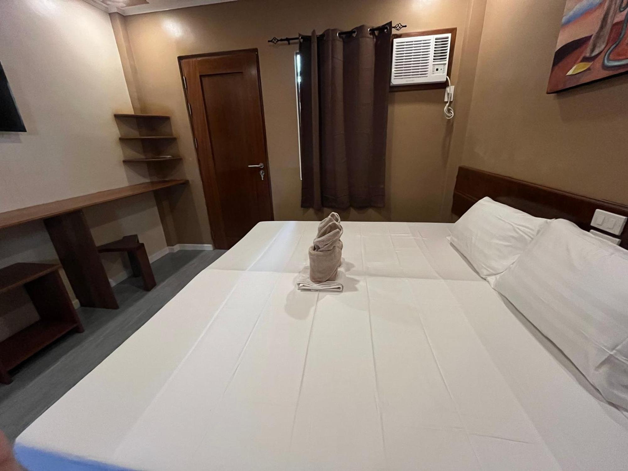 On Board Lifestyle Panglao Resort Екстер'єр фото