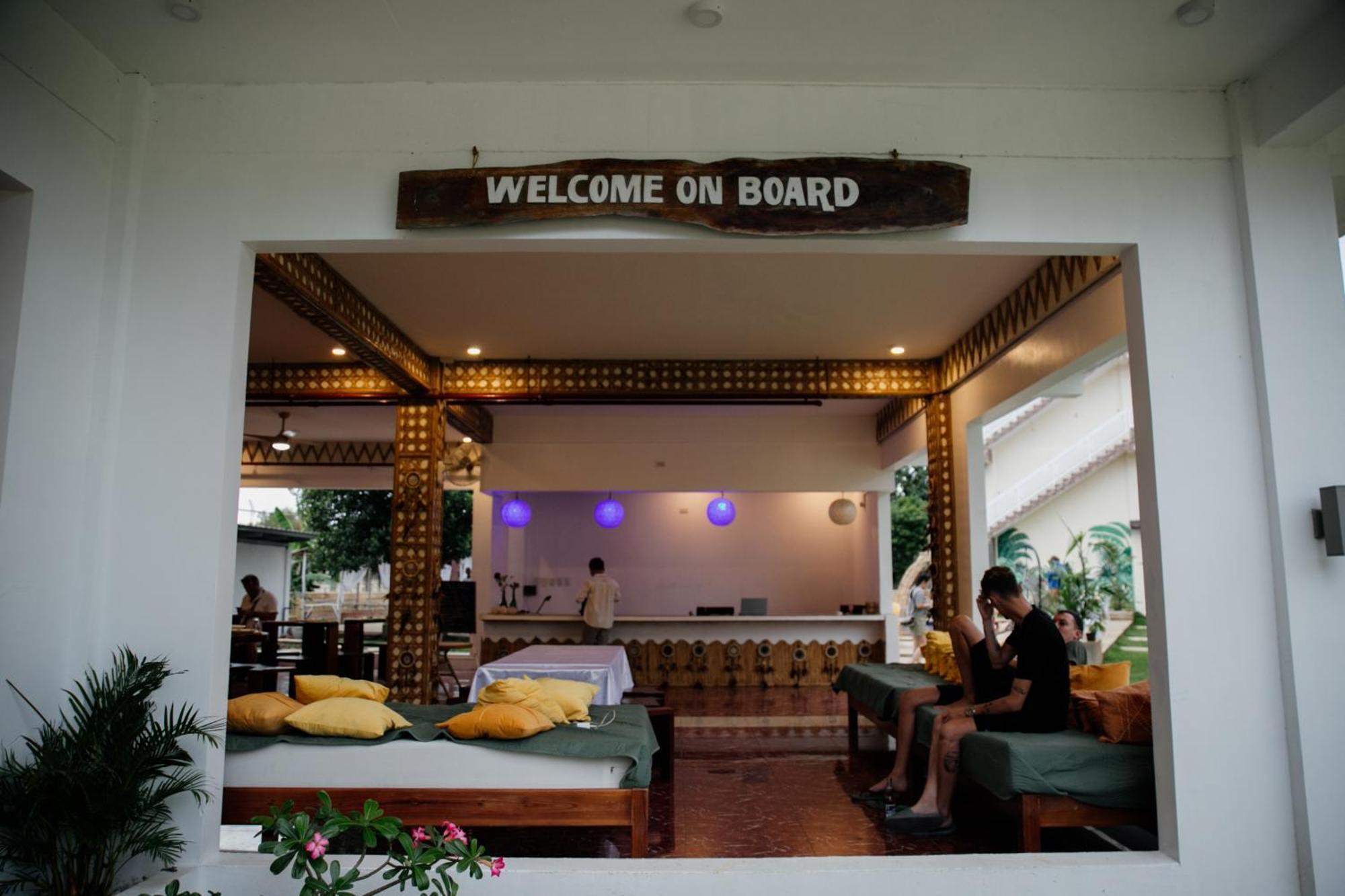On Board Lifestyle Panglao Resort Екстер'єр фото