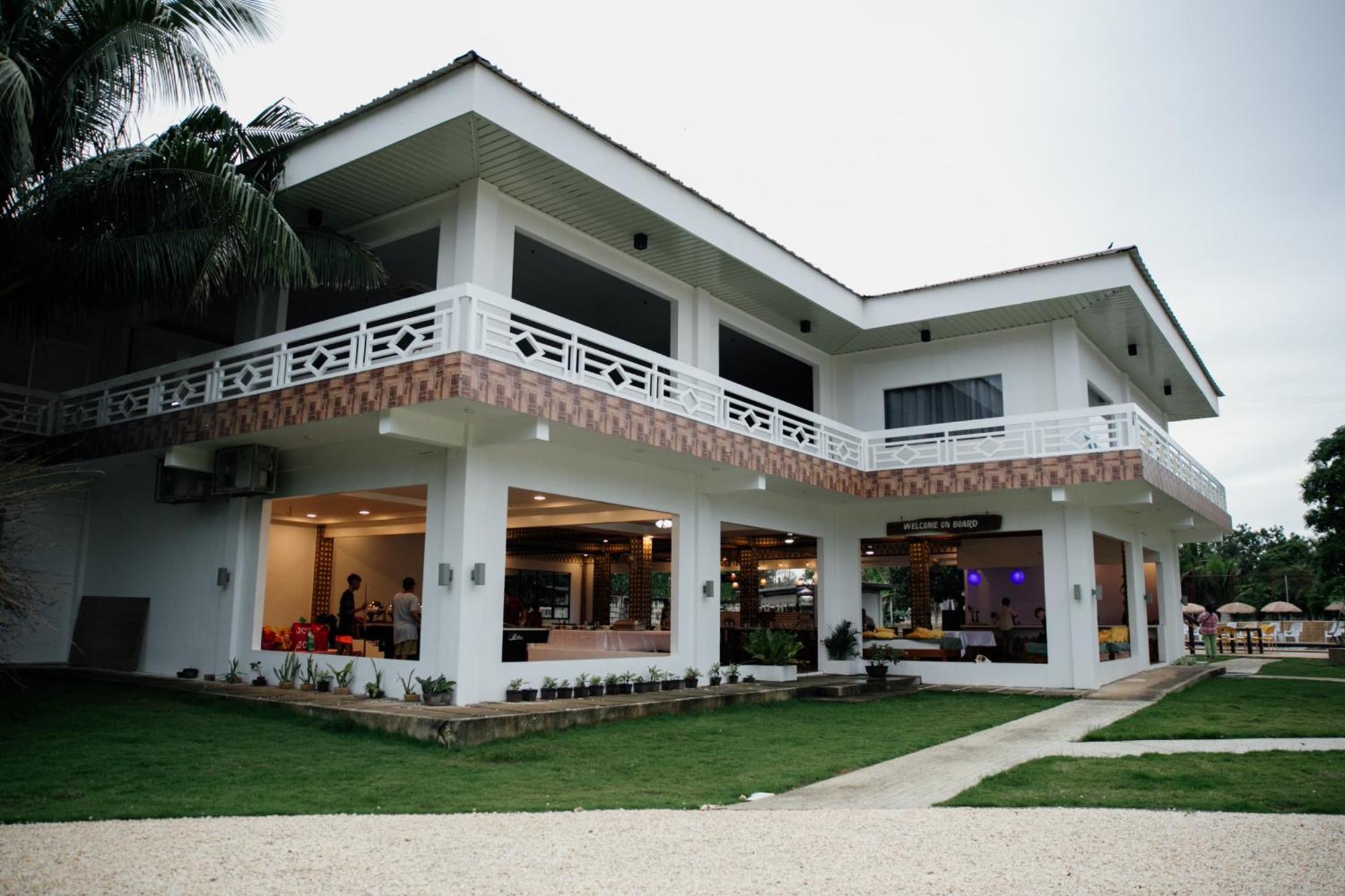 On Board Lifestyle Panglao Resort Екстер'єр фото