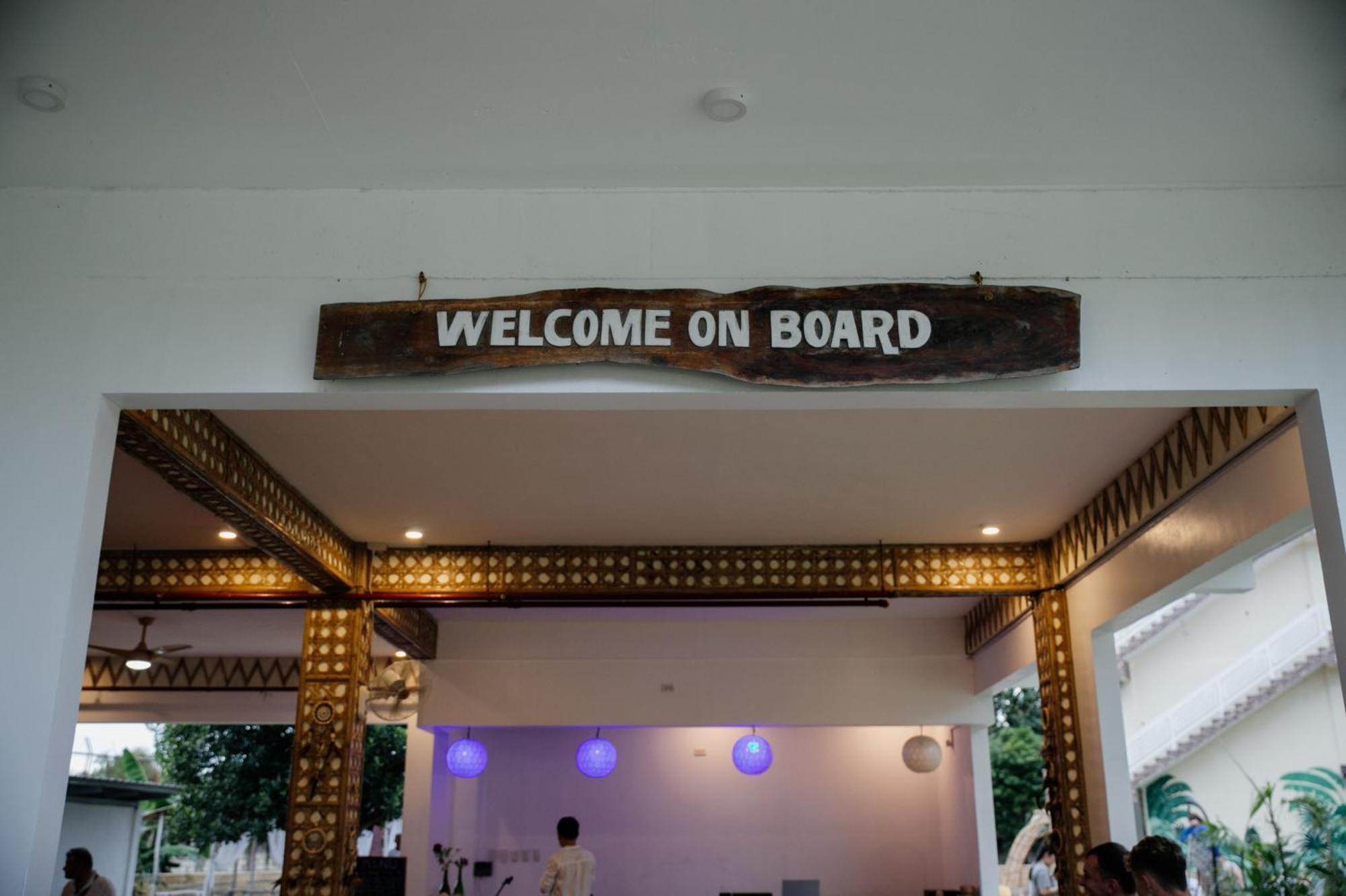 On Board Lifestyle Panglao Resort Екстер'єр фото